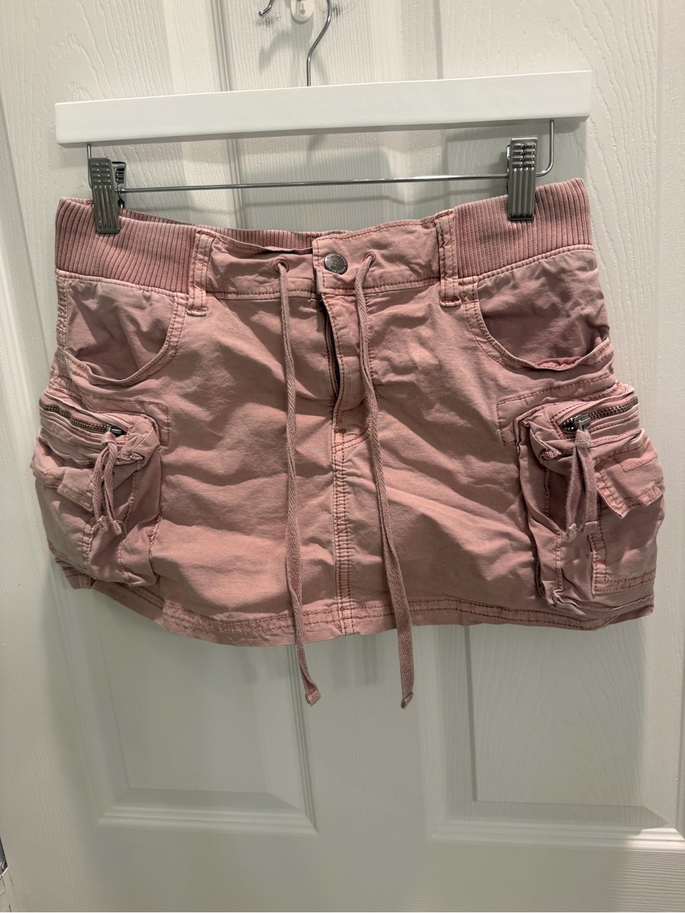 American Eagle Snappy Stretch High Waisted
Cargo Mini Skort Rose Pink 0